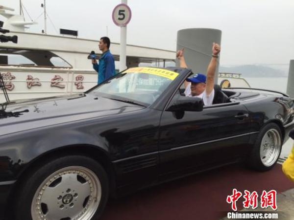 台车入闽旅游常态化 婚纱豪车最吸睛